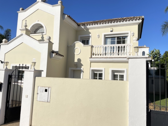 IV036825 – 3 Bed Beachside Villa, Sun Beach