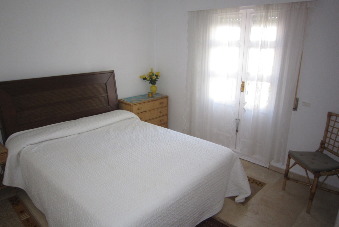 REBV0936 -Charming 2 bed middle floor apartment