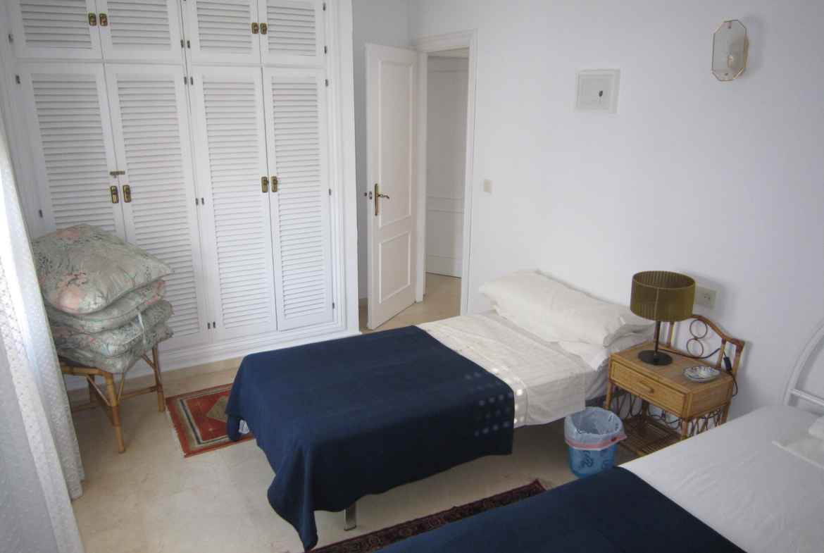 REBV0936 -Charming 2 bed middle floor apartment