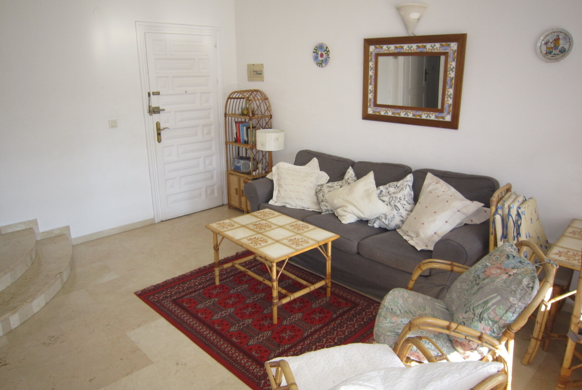REBV0936 -Charming 2 bed middle floor apartment