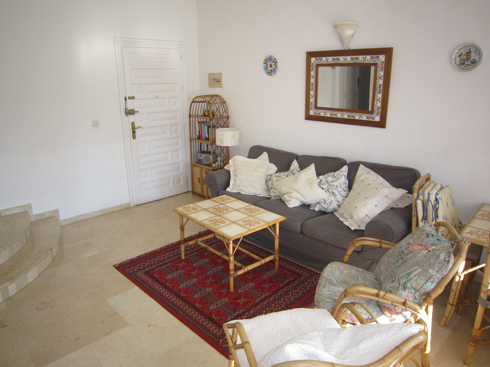 REBV0936 -Charming 2 bed middle floor apartment