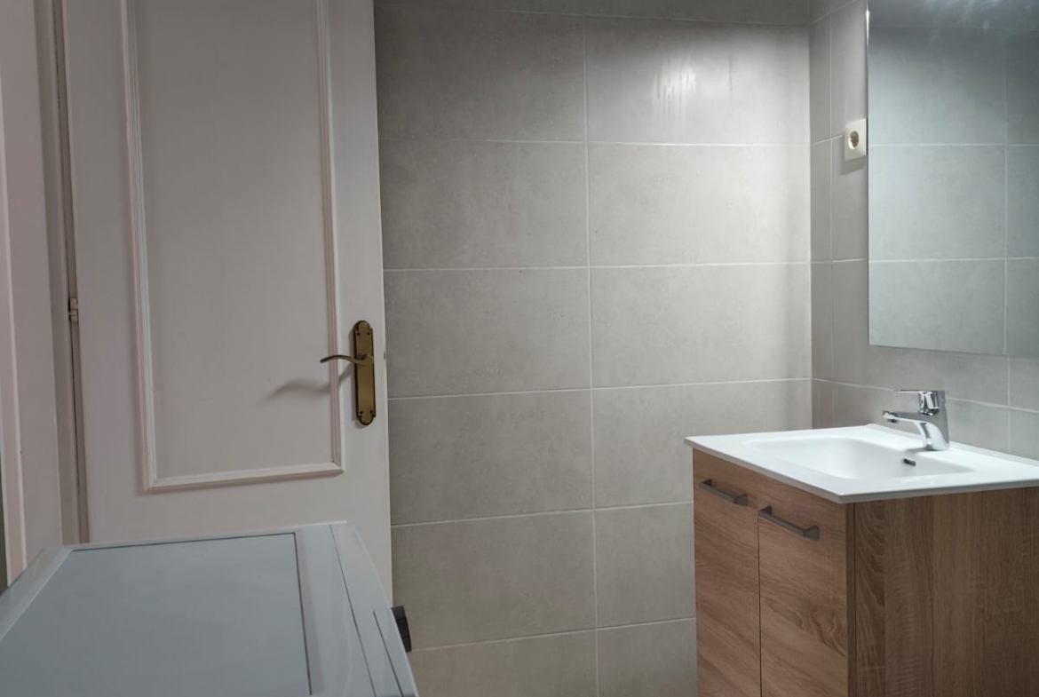 REBV0936 -Charming 2 bed middle floor apartment