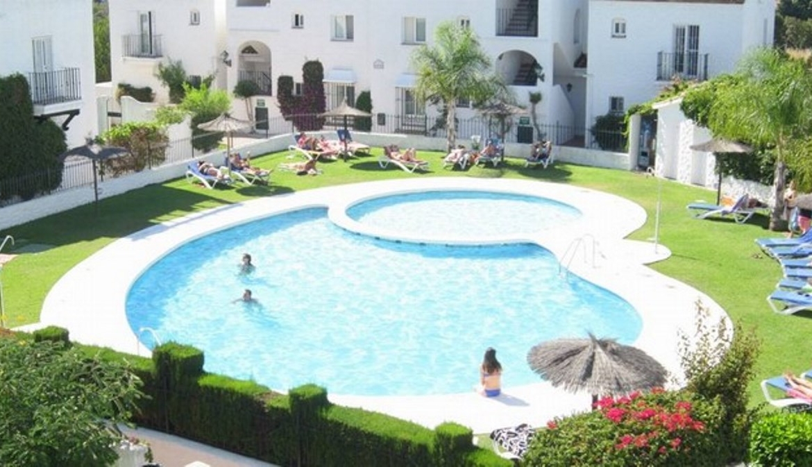 REBV0936 -Charming 2 bed middle floor apartment