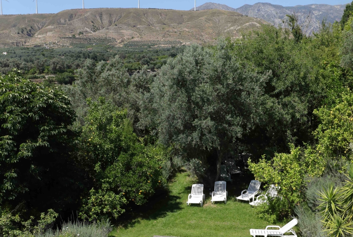 REBVGR0938 – Rural Hotel, House & Apartment