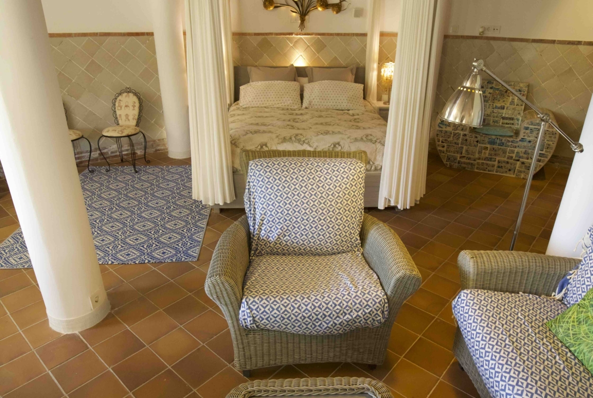 REBVGR0938 – Rural Hotel, House & Apartment