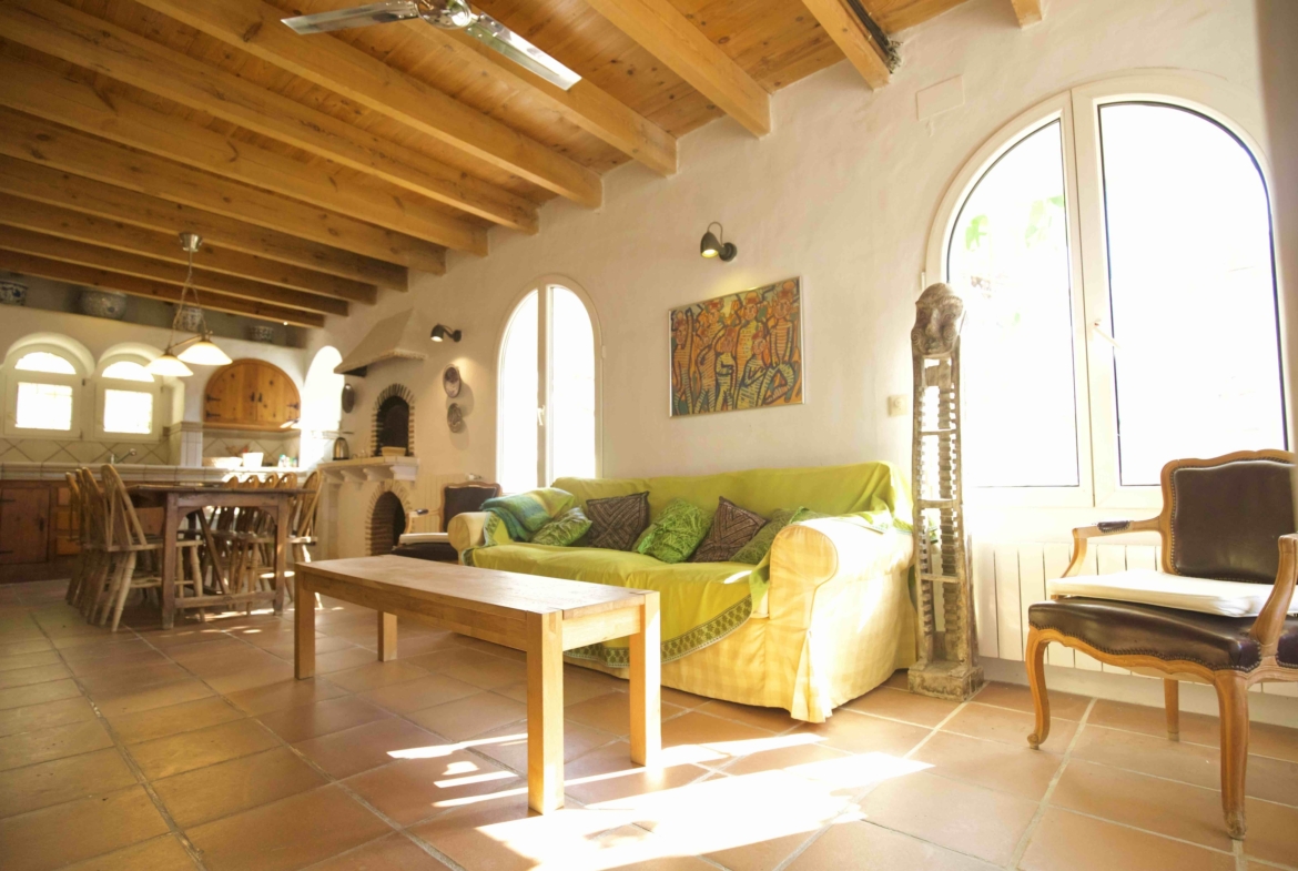 REBVGR0938 – Rural Hotel, House & Apartment