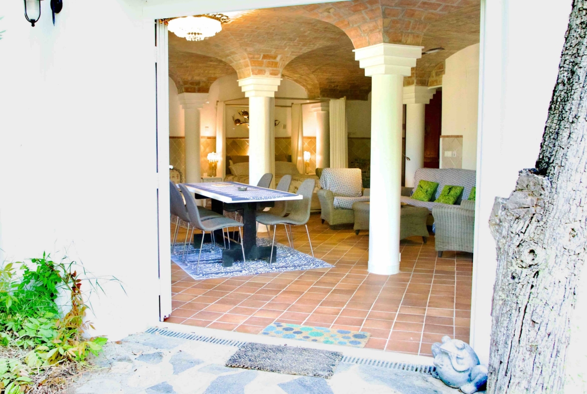 REBVGR0938 – Rural Hotel, House & Apartment