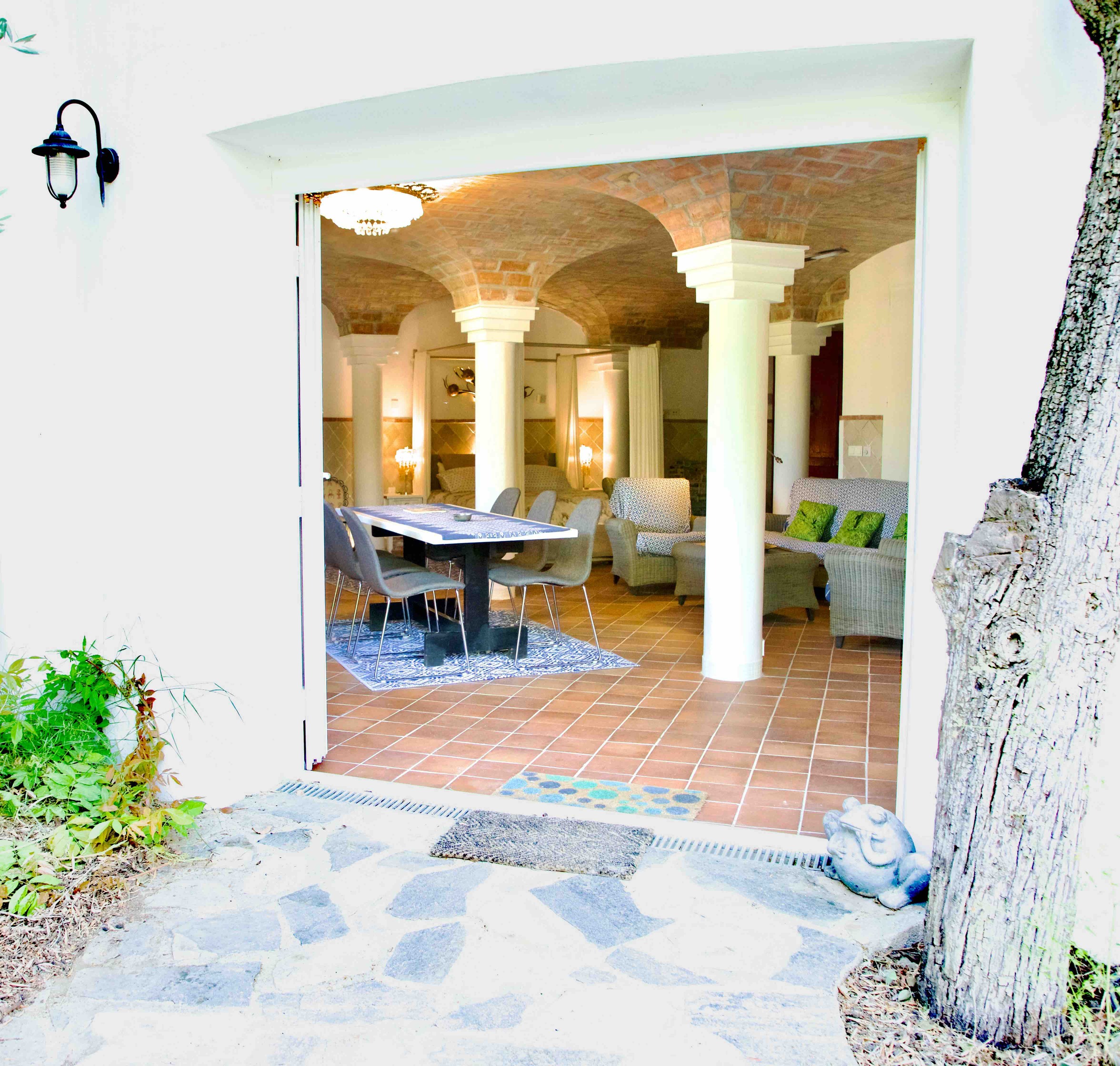 REBVGR0938 – Rural Hotel, House & Apartment