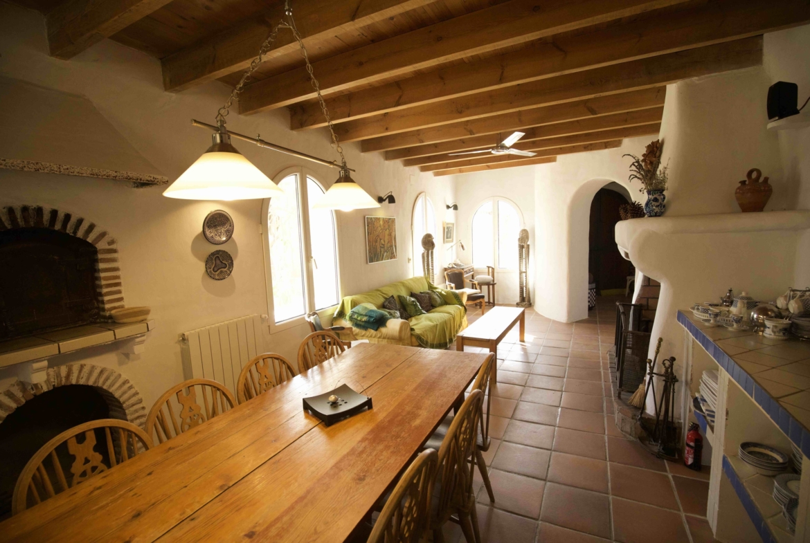 REBVGR0938 – Rural Hotel, House & Apartment