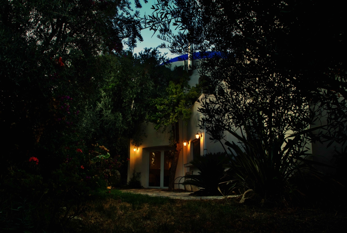REBVGR0938 – Rural Hotel, House & Apartment