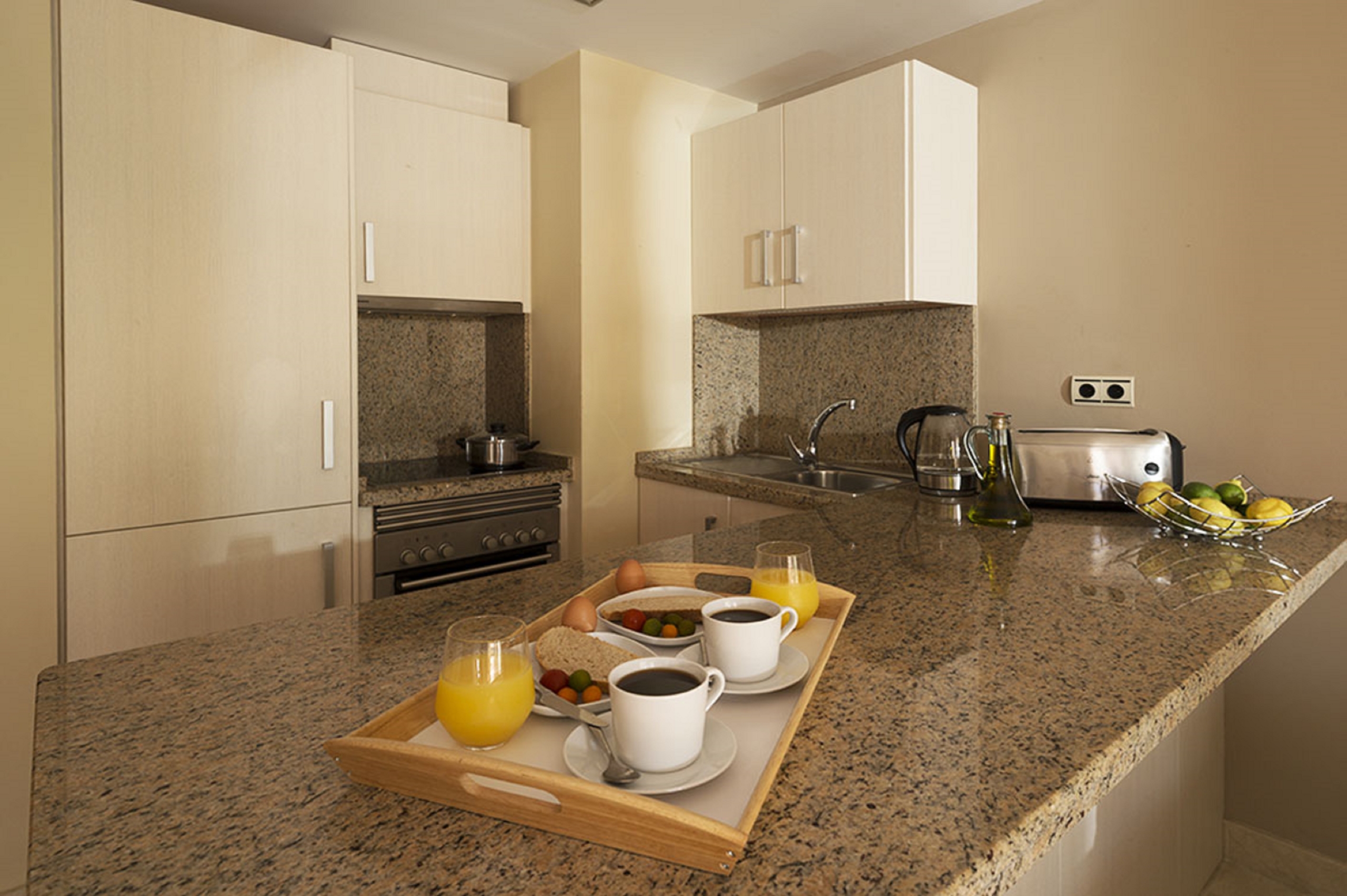 REBV0944 – Spacious ground floor apartment with extra level, private parking space in Campanario