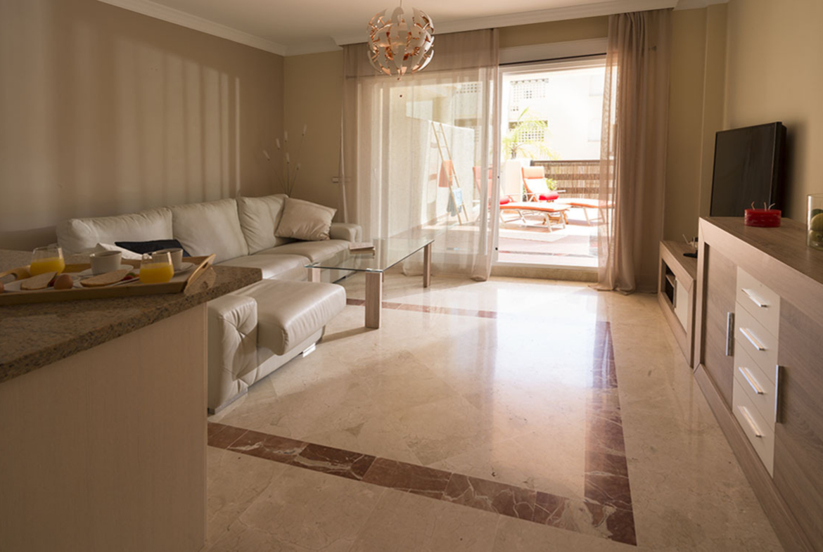 REBV0944 – Spacious ground floor apartment with extra level, private parking space in Campanario